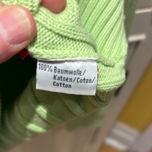 Light Green V-Neck Cotton Sweater - Picture 3 of 4